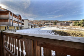 Bright apartment with balcony close to ski slopes